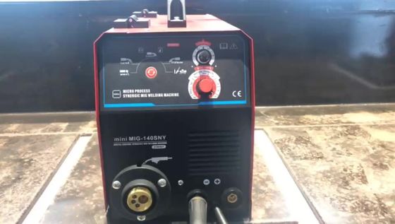 3 en un soldador sinérgico Carbon Steel Mig del MIG y soldadora del palillo