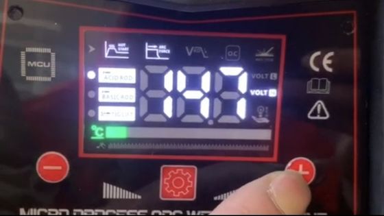 200amp VRD llevó la tecnología de procesamiento de señales digitales de la soldadora 8.0kw